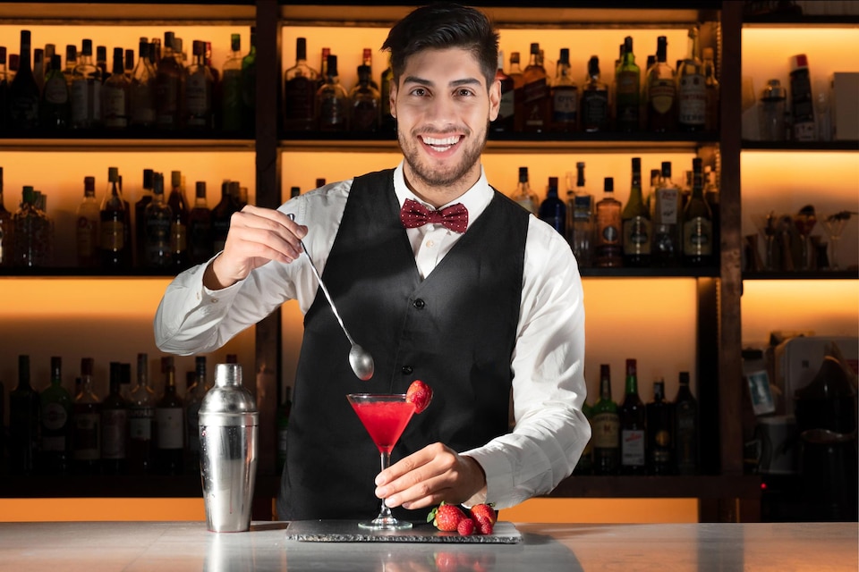 Barman, Barmaid